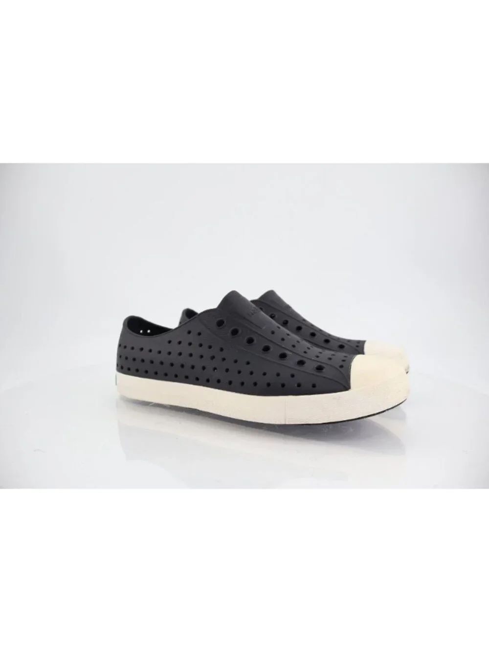 Native Jefferson Slip On Clog Sneaker Size 9 Perforated Rubber Gray Water Shoe